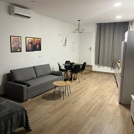 Living Station 7 Apartment